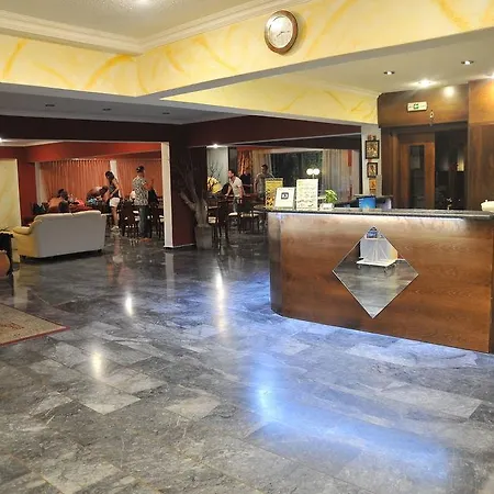 Santa Marina 公寓式酒店 2*