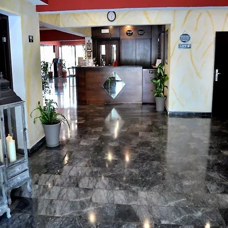 Santa Marina 公寓式酒店 2*
