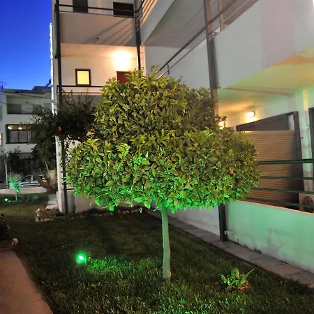 Santa Marina 公寓式酒店 2*