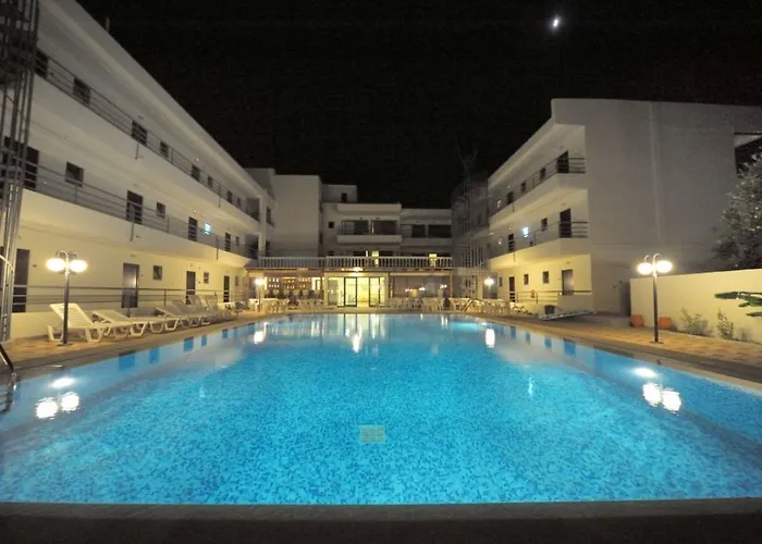 Santa Marina Aparthotel 2*
