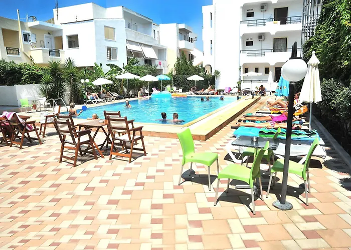 Aparthotel Santa Marina 2*