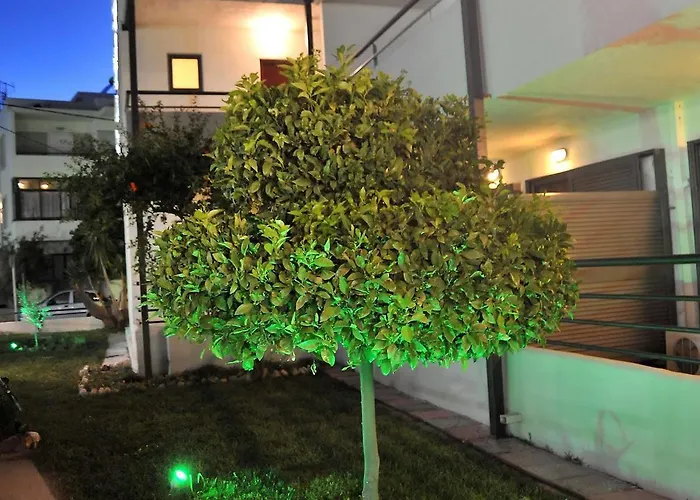 Santa Marina Aparthotel 2*