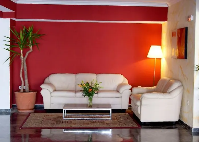 Santa Marina Aparthotel 2*